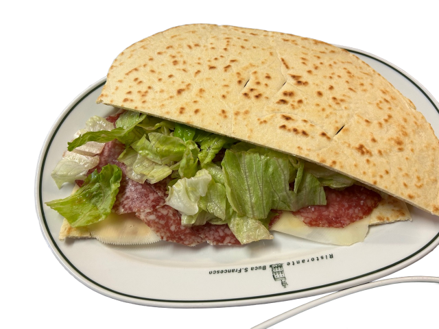 Piadina salame, insalata e formaggio