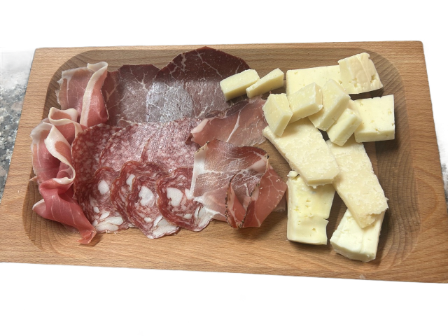 Tagliere di salumi misti e formaggi